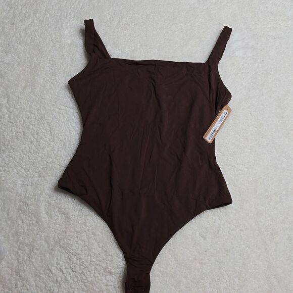 1356 NWT Skims Square Neck Bodysuit Sz Small Color Cocoa - Picture 4 of 9